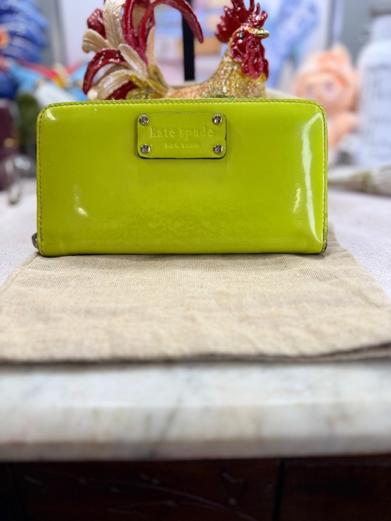 kate spade Handbags - Kate Spade New York "Neda" zip-around wallet